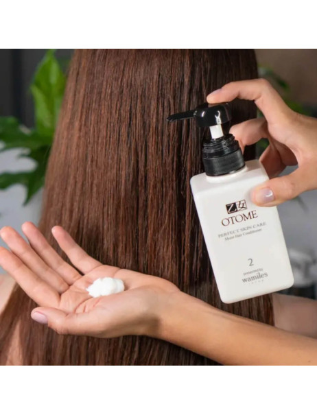 OTOME Perfect Skin Care Moist Hair Conditioner Зволожуючий кондиціонер