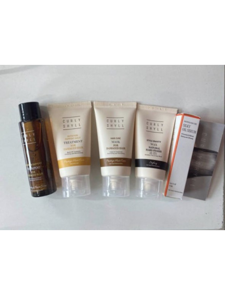 Curly Shyll Deluxe Travel Kit Набір мініатюр для догляду за волоссям