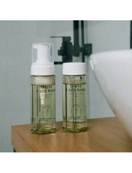 CU Skin Dr. Solution Daisy Lady Wash Веганская пенка для интимной гигиены с запасным блоком