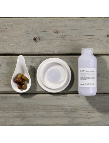 Davines LOVE разглаживающий несмываемый крем