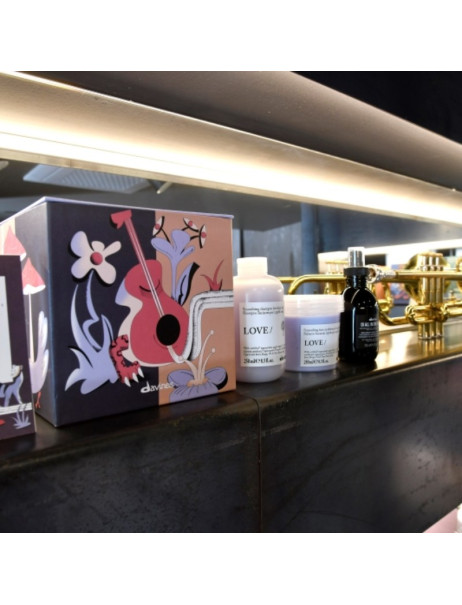Davines Love Smooth Kit Подарунковий набір для розгладження неслухняного волосся