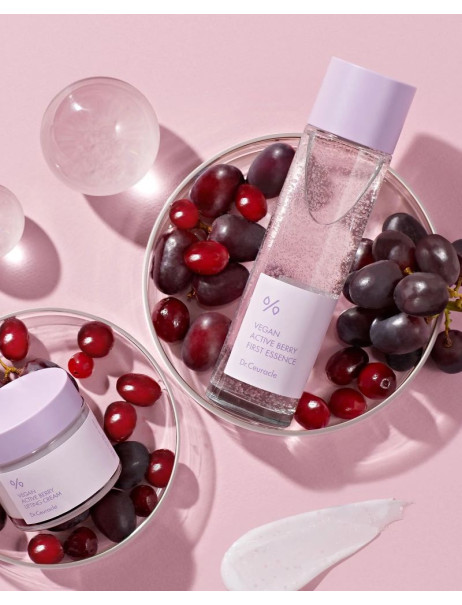 Dr.Ceuracle Vegan Active Berry First Essence Стартова есенція з ресвератролом та екстрактом журавлини