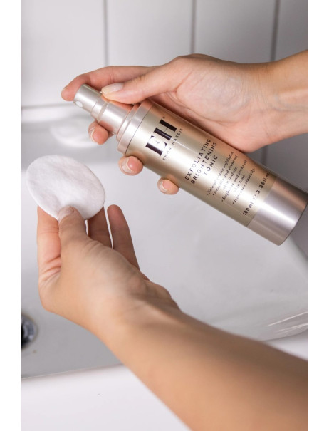 Emma Hardie Exfoliating Brightening Tonic Освітлюючий тонік для обличчя