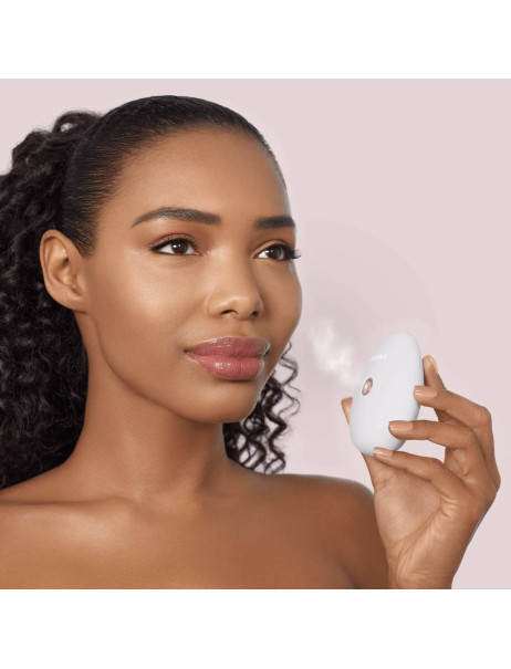 Geske Facial Hydration Refresher Електронний освіжувач для зволоження обличчя 4 в 1