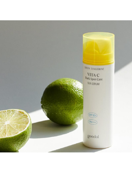 Goodal Green Tangerine Vita C Dark Spot Care Sun Serum SPF50+ PA++++ Сонцезахисна освітлювальна сироватка з вітаміном С