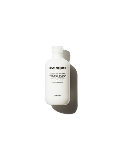 Grown Alchemist Strengthening Shampoo 0.2: Hydrolyzed Baobab Protein, Calendula, Eclipta Alba Шампунь для укрепления Гидролизованный Протеин Баобаба, Календула, Эклипта Белая
