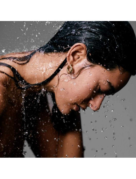 Grown Alchemist Energize Body Cleanser Енергізуючий гель для душу Ромашка, Бергамот, Троянда