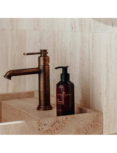 HöbePergh Cleansing Milk Очищувальне молочко