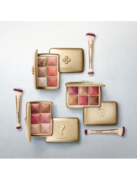 Hourglass Ambient Lighting Edit Brush II Лімітований пензлик для обличчя