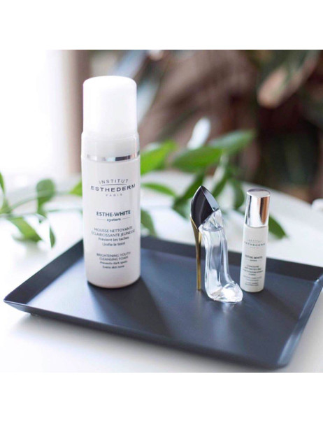 Institut Esthederm Esthe-White Brightening Youth Anti-Dark Spots Serum Осветительная омолаживающая сыворотка