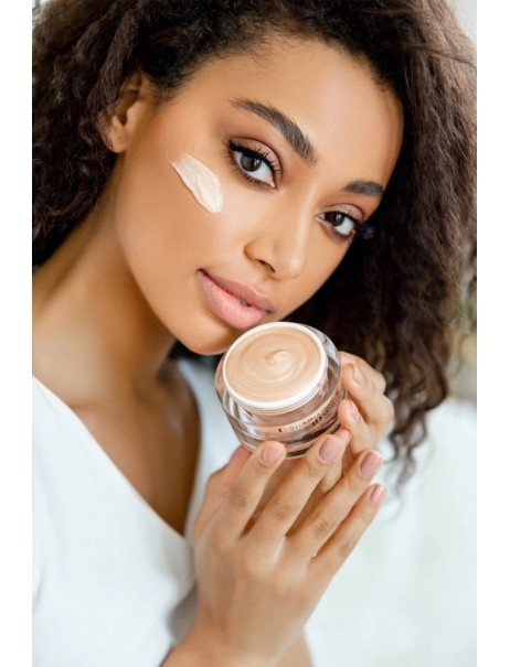Instytutum C-Illuminating 3D Moisturizer Увлажняющий крем с эффектом сияния