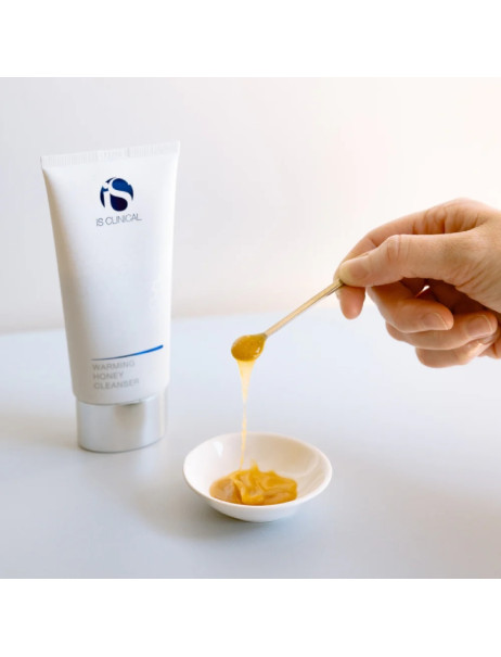 Warming Honey Cleanser від iS Clinical для м'якого очищення шкіри