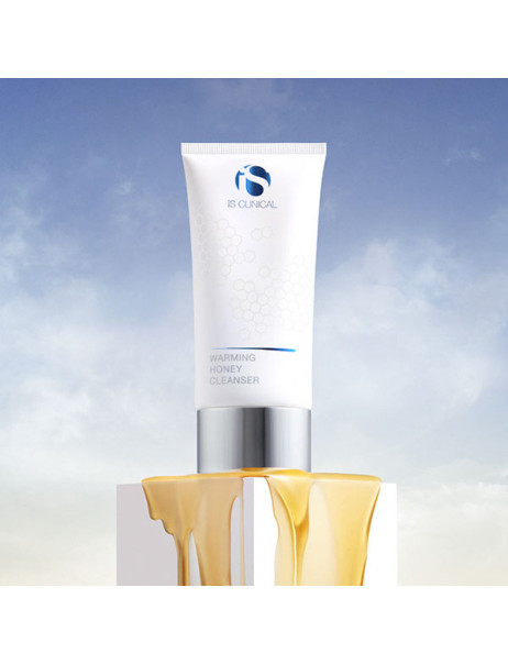 Очищає засіб iS Clinical Warming Honey Cleanser