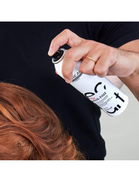 L’Oréal Professionnel Tecni.Art Fix Anti-Frizz Force 4 Лак для волос сильной фиксации с антистатическим эффектом