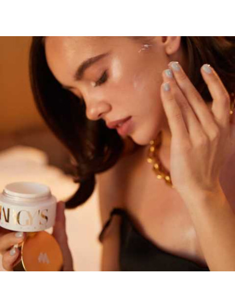 Margy's Monte Carlo Performing Moisture Cream