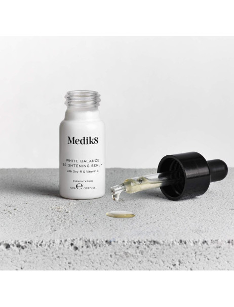 White Balance Brightening Serum от Medik8 для осветления кожи
