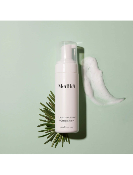 Medik8 Clarifying Foam Безмасляна пінка з AHA та BHA для проблемної шкіри