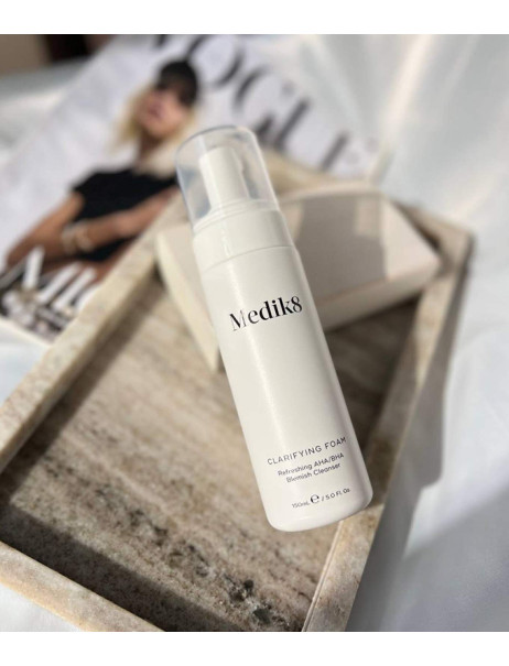 Medik8 Clarifying Foam Безмасляна пінка з AHA та BHA для проблемної шкіри