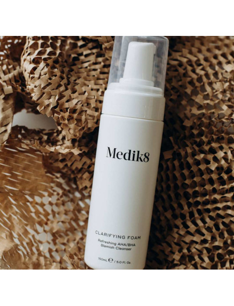 Medik8 Clarifying Foam Безмасляна пінка з AHA та BHA для проблемної шкіри