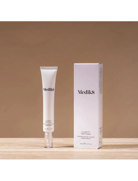 Medik8 Clarity Peptides Пептидна сироватка з 10% ніацинаміду
