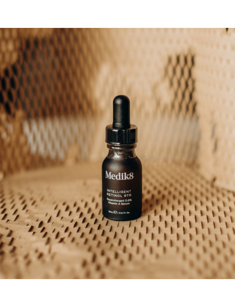 Medik8 нічна сироватка Intelligent Retinol 6TR