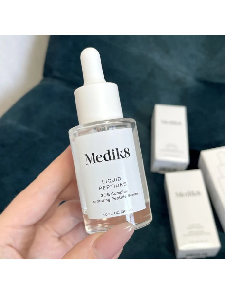 Medik8 Liquid Peptides Пептидний серум із сучасною системою доставки компонентів