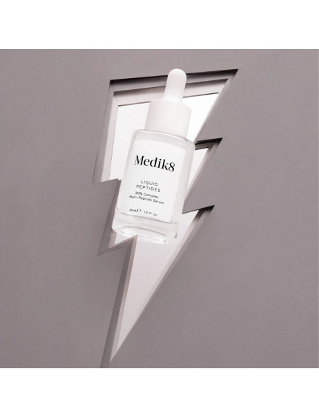 Medik8 Liquid Peptides Пептидний серум із сучасною системою доставки компонентів