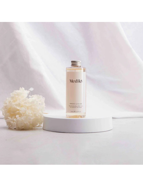 Medik8 Press & Glow Refill Сменный флакон ежедневного отшелушивающего тоника