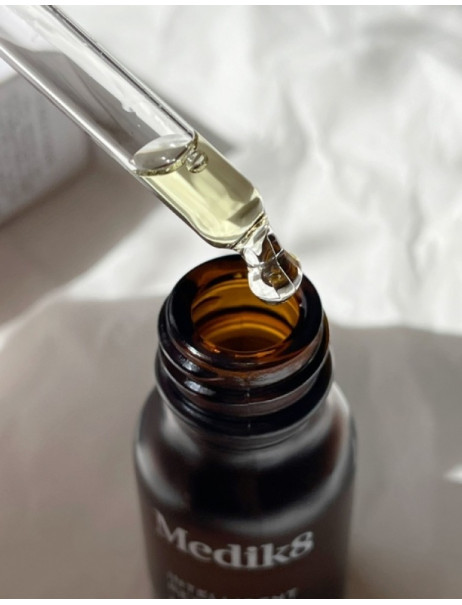 Medik8 Intelligent Retinol 3TR Нічна інтенсивна сироватка з ретинолом 0,3%