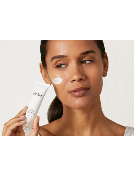 Medik8 Sleep Glycolic Нічна пілінг-сироватка з гліколевої кислотою