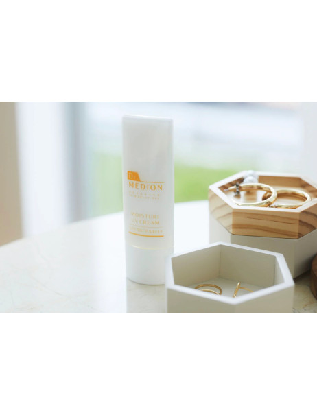 Увлажняющий крем Dr. Medion Moisture UV Cream SPF 50/PA++++