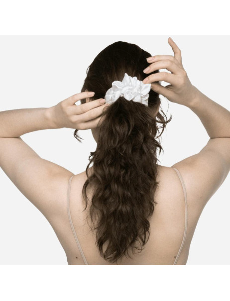 MOLODO Silk Scrunchie Maxi Off White Объёмная резинка из шелка, молочная