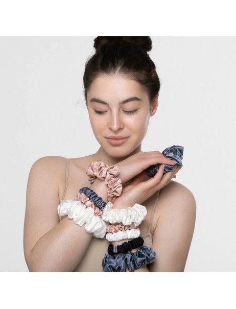 MOLODO Silk Scrunchie Midi Forest Moss Шелковая резинка среднего размера, оливковая