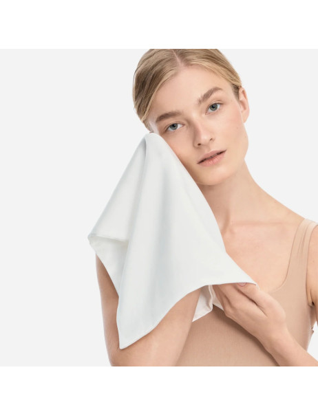 MOLODO Silk Face Towel with Microfiber Off White Шелковое полотенце с микрофиброй для лица, молочное