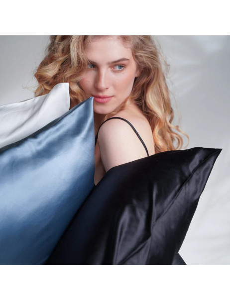 MOLODO Silk Mulberry Pillowcase Blue Наволочка из 100% шелка, голубая