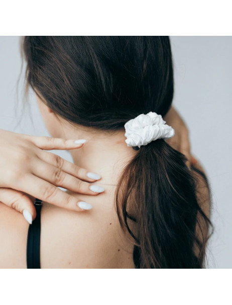 MOLODO Silk Scrunchie Mini Off White Тонкая шелковая резинка для волос, молочная