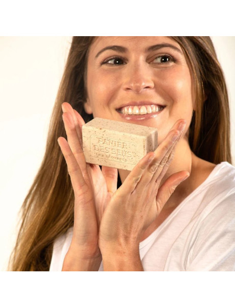 Panier des Sens Intemporels Renewing White Grape Exfoliating Soap Відлущуюче мило Білий Виноград