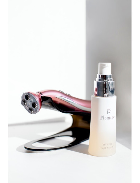 Plamine Essence Високоефективна зволожуюча сироватка