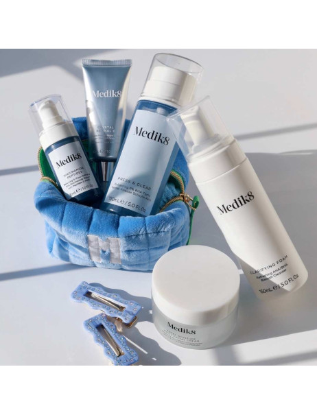 Medik8 Niacinamide Peptides Пептидна сироватка з 10% ніацинаміду для зменшення висипань та візуального звуження пор