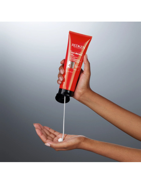 Redken Frizz Dismiss Mask Маска для гладкості волосся та захисту від небажаних завитків