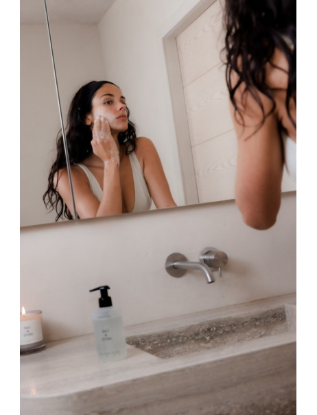 Salt & Stone Spirulina & Yuzu Facial Cleanser Очищувальний гель для обличчя з морськими водоростями та юзу