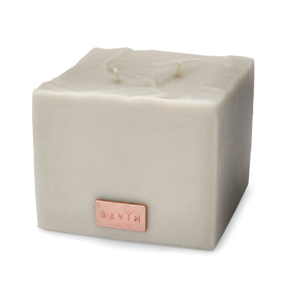 Sevin London Scented Candle Fresh Clay Medium Ароматическая свеча с ароматом мускусной ванили и иланг-иланга