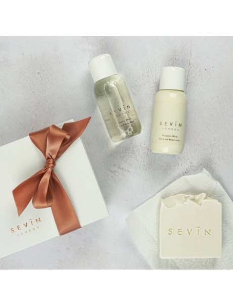 Sevin London Hand And Body Wash Gift Set Porcelain White Подарунковий набір для очищення рук і тіла з ароматом квіток жасмину та амбри