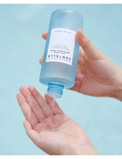 SKIN1004 Madagascar Centella Hyalu-Cica Brightening Toner Гиалуроновый тонер с экстрактом центеллы