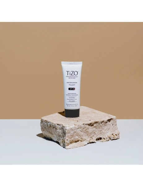 TiZO Photoceutical Skincare AM Replenish Non-Tinted SPF 40 Денний живильний крем без відтінку знижка