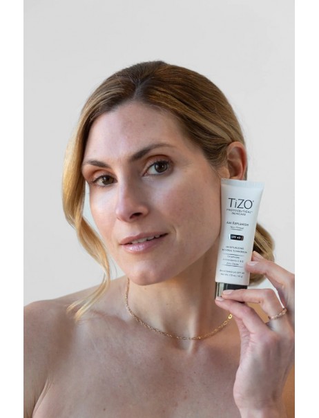 TiZO Photoceutical Skincare AM Replenish Non-Tinted SPF 40 Денний живильний крем без відтінку знижка