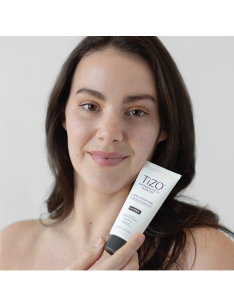 TiZO Photoceutical Skincare Daily Moisture Відновлюючий зволожувальний крем для фотопошкодженої шкіри