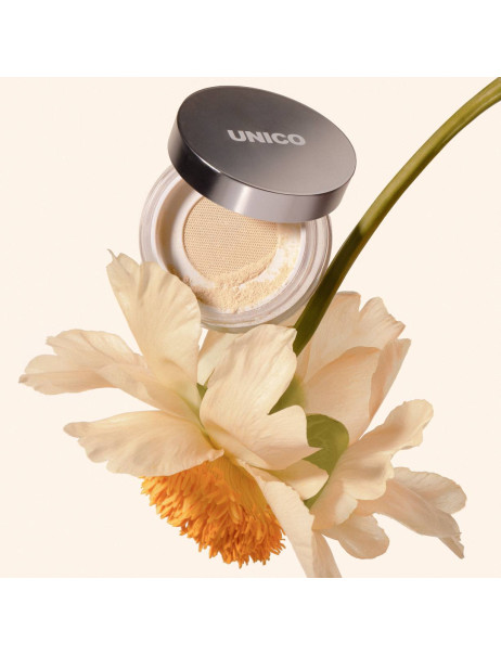 Unico Setting & Finishing Powder Eclair Бежевая BB-пудра для лица