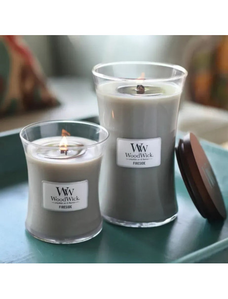 WoodWick Fireside Medium Ароматическая свеча с ароматом копченого дерева и яблочной кожуры Средняя
