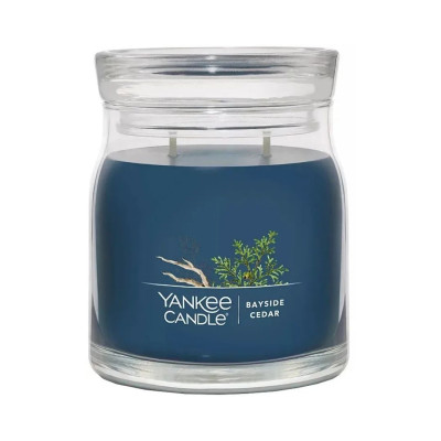 Yankee Candle Bayside Cedar Medium Ароматическая свеча Кедр на берегу залива Средняя
